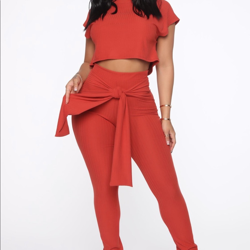 Fashion Nova “easy to say” matching set in rust